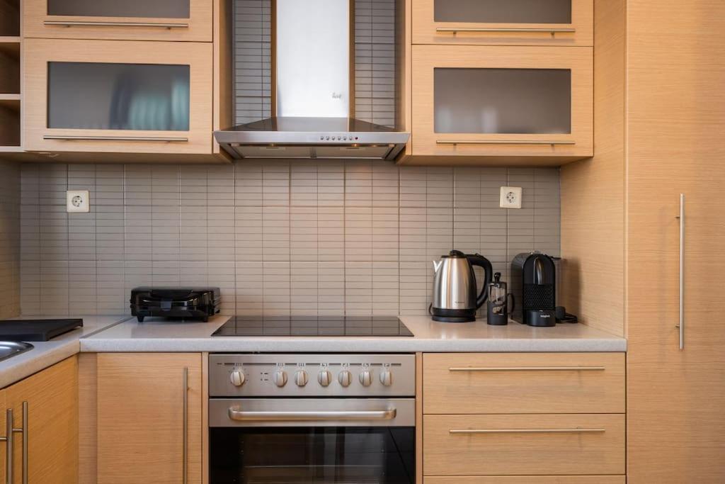 Bright & Elegant 2Bd Apt W/ View Athens Exterior photo